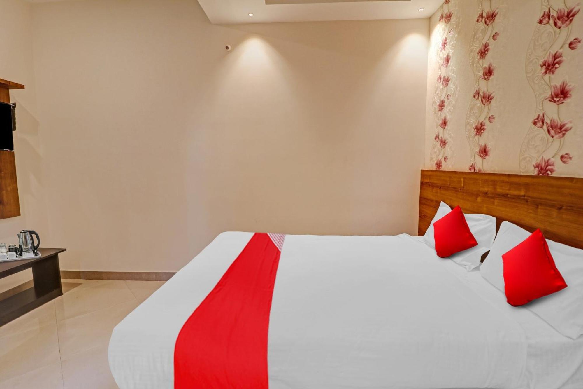 Hotel O Formula Vanivilasa Puram Экстерьер фото