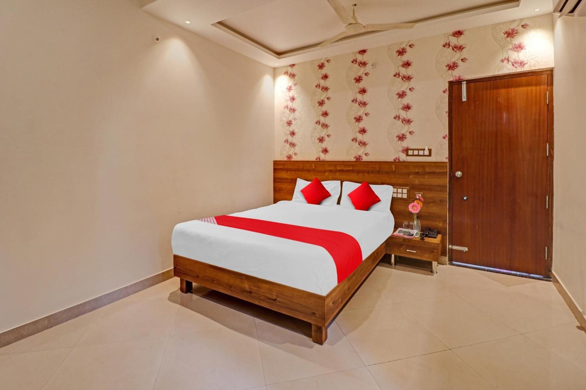 Hotel O Formula Vanivilasa Puram Экстерьер фото